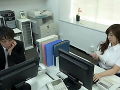 Seizing the Weakness of a Power-Harassing Lady Boss...