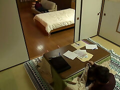 PT4 Secretly mischief on the unprotected lower body in the kotatsu!