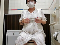 A married girl who masturbates while holding her voice