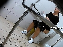 Amateur Hidden Cams Reveal Meatpipe Riding Hoes