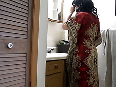 Punjabi stepmother fucked with massive spunk-pump before she goes to work