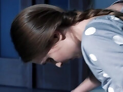 Attractive babe feels nice giving a nice solid blow-job as she wanna eat cum