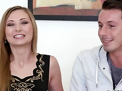 Jaw-dropping Wife Luca Bella Cuckolds Her Man