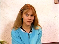 John fingrt seine Stieftochter Sussi John fingrt seine Stieftochter Sussi