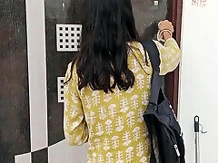 School Se Rahi Ladki Ko Choda