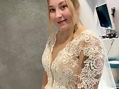 russo coppia sposata non poteva resistere e scopata a destra in un abito da sposa