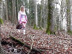 Sans WORDS!!! Without saying a word, the walker on the lake shore nails me! Men's dream?