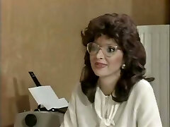 Brunette skank in dark-hued stockings gets fucked in missionary position