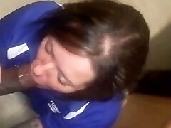 adt леди пришла, чтобы получить обслуживание 