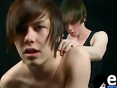 Minet Uncut Jack Styles se fait baiser dans sa serré emo trou du cul Minet Uncut Jack Styles se fait baiser dans sa serré emo trou du cul