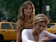 Gisele B�ndchen smoothing and abusing Jennifer Esposito in the flick Cab