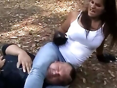 combat dans les bois