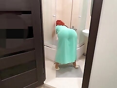 Spied on stepmom's giant ass and fucked her butthole!