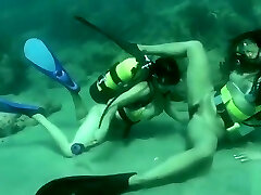 Sex underwater 5