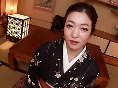 Mature Girl in Black Yukata Has Sex with Guy at Hot Spring Hotel