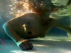 Underwater pussy show. Mermaid finger-tickling masturbation 1