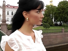 Meet The Damsel With The Perfect Body!