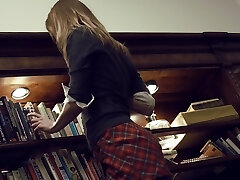 A sexy brunette got her stockings ripped for a better orgasmic result during a smash