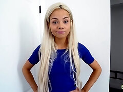 elsa jean to rozpuszczona blond suka, która lubi pieprzyć facetów, którzy mają dziewczyny
