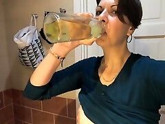 Girlfriend Drinks Her Own Pee From Bottle