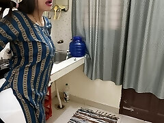 इंडियन हसबैंड ने किचन में बीवी को जबरदस्ती खिचड़ी के चोदा