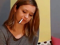 Smoking hot brunette babe with just awesome huge mammories worked on webcam