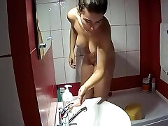Handsome big boobs ! And Shaved pussy right in spycam !
