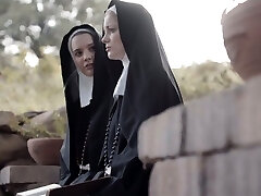 Horny nun Kenna James thirsts to eat wet cootchie in the evening