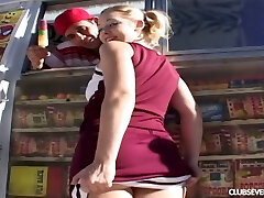 Ice cream seller enjoys boinking throat and pussy of horny cheerleader Cindy Loo