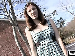 Brunette stunner gets fucked in the car