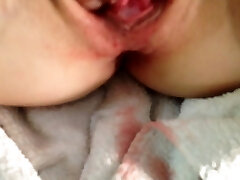 Fontaine soumise fistee slave squirting and going knuckle deep