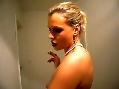 Smoking Masturbatrix Teases in Tights and Heels