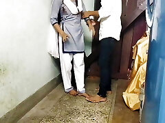 School ki store apartment me student log ka karnama hua viral