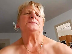 Fucking a fabulous older lady