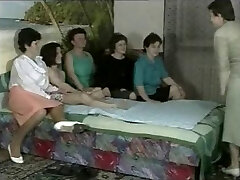 5 mature bbws plays with one boy