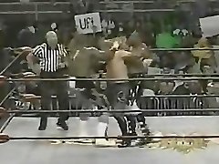 Dame Bodybuilder Wrestling