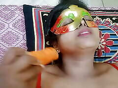 Sexy aunty self sex with 10 inch hand cock