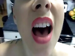 Gianna Michaels - Big Tits Masturbates