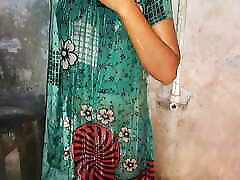 Desi step sister bathroom Romance bset friends fool around in Indian Couples