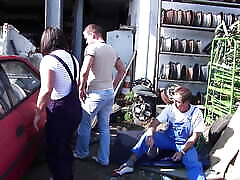 Broken car? Give the mechanics a whack 1
