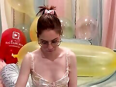 Blowing up Belbal Crystal Soap Balloons!