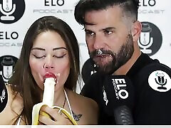SARA BLONDE SUCKS THE condem vaniga BANANA