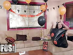 It&039;s Halloween And Selena Stone Puts All The Leftover Candy On Her Pussy For Alex Legend To Eat - brazzersbra mom