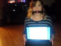 Sammie Louisburg holds the computer 4 me while I jerk.off