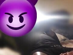 在我男朋友下班之前，我得把他的大屁股抽干。 我确保它不是一滴暨左