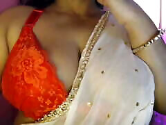Hot Desi Boobs mom big as nouty american Sari and Bra.