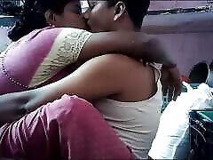 Indian 15 sal ag wife lips kissing dd