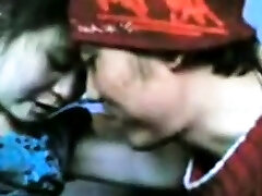 ABG deep kissing teens Pemanasan