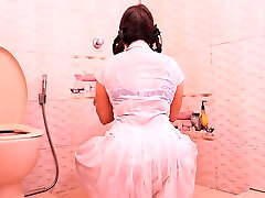 The School Girl Took Off xxx bengila Clothes While Taking A Shower