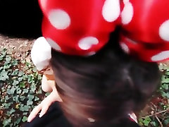 suceuse coquine dans les bois